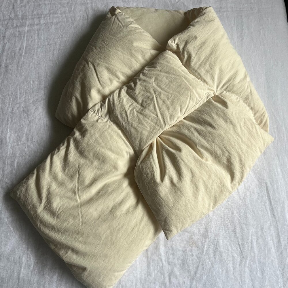 NWOT Madewell x Buffy Puffer Pull-Through Muffler Scarf in Antique Cream